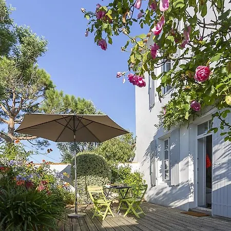 350m De La - Maison Pour 6 *