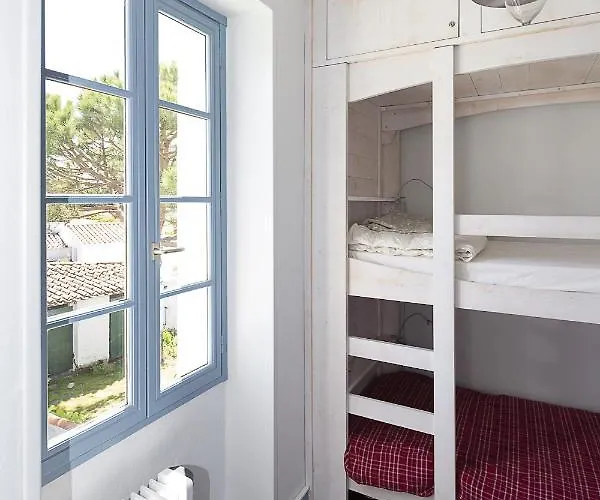 350m De La - Maison Pour 6 *